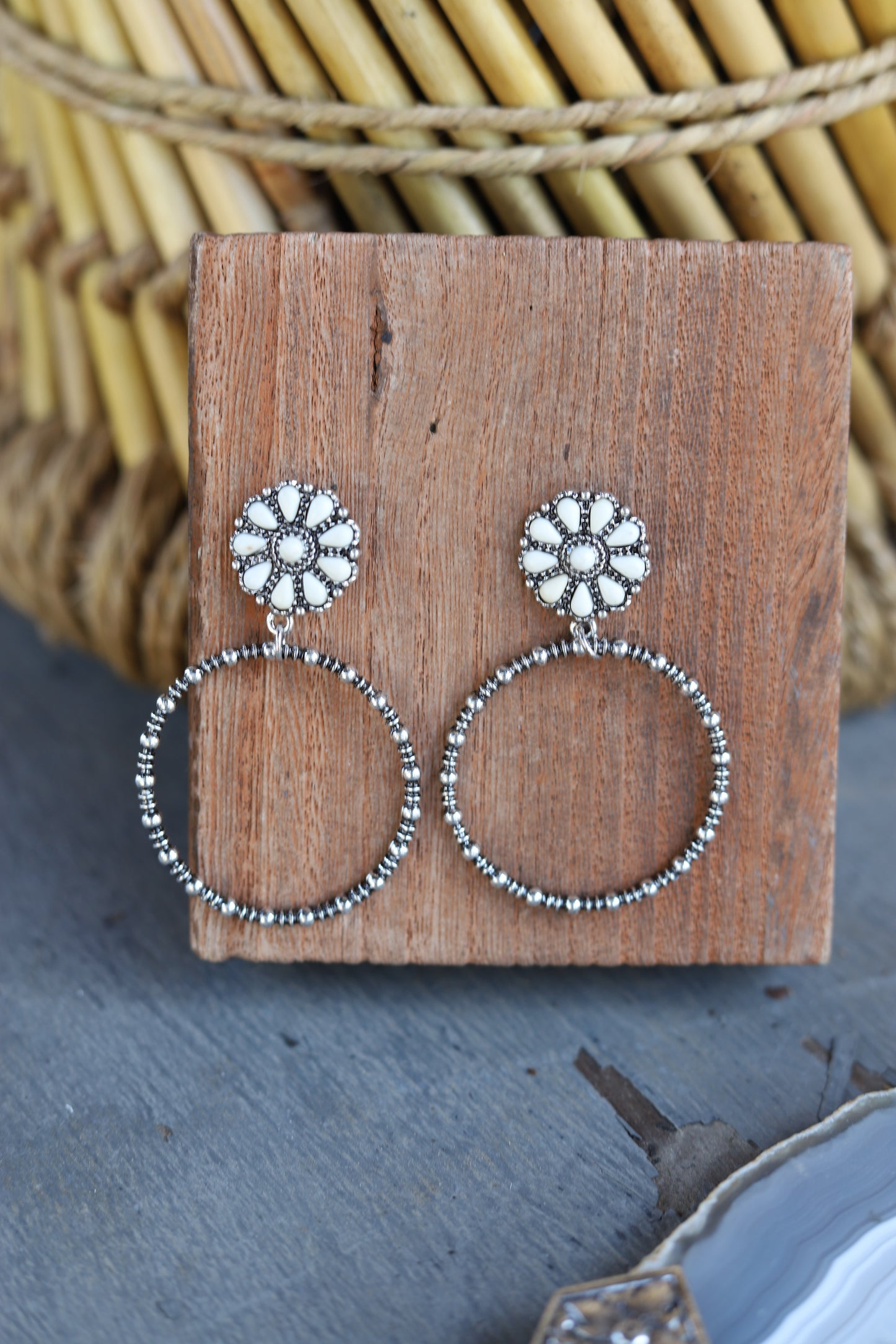 0240 T88 BONE FLOWER HOOP ER