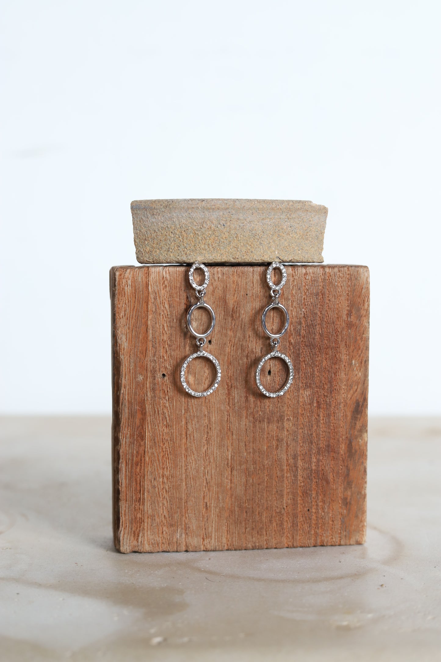 966 T85 SILVER TRIPLE HOOP EARRING