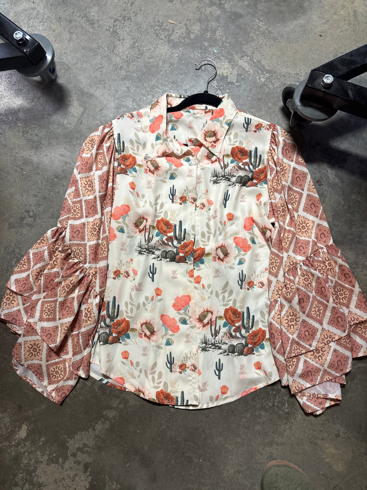TH103 CREAM CACTUS DESERT FLORALS