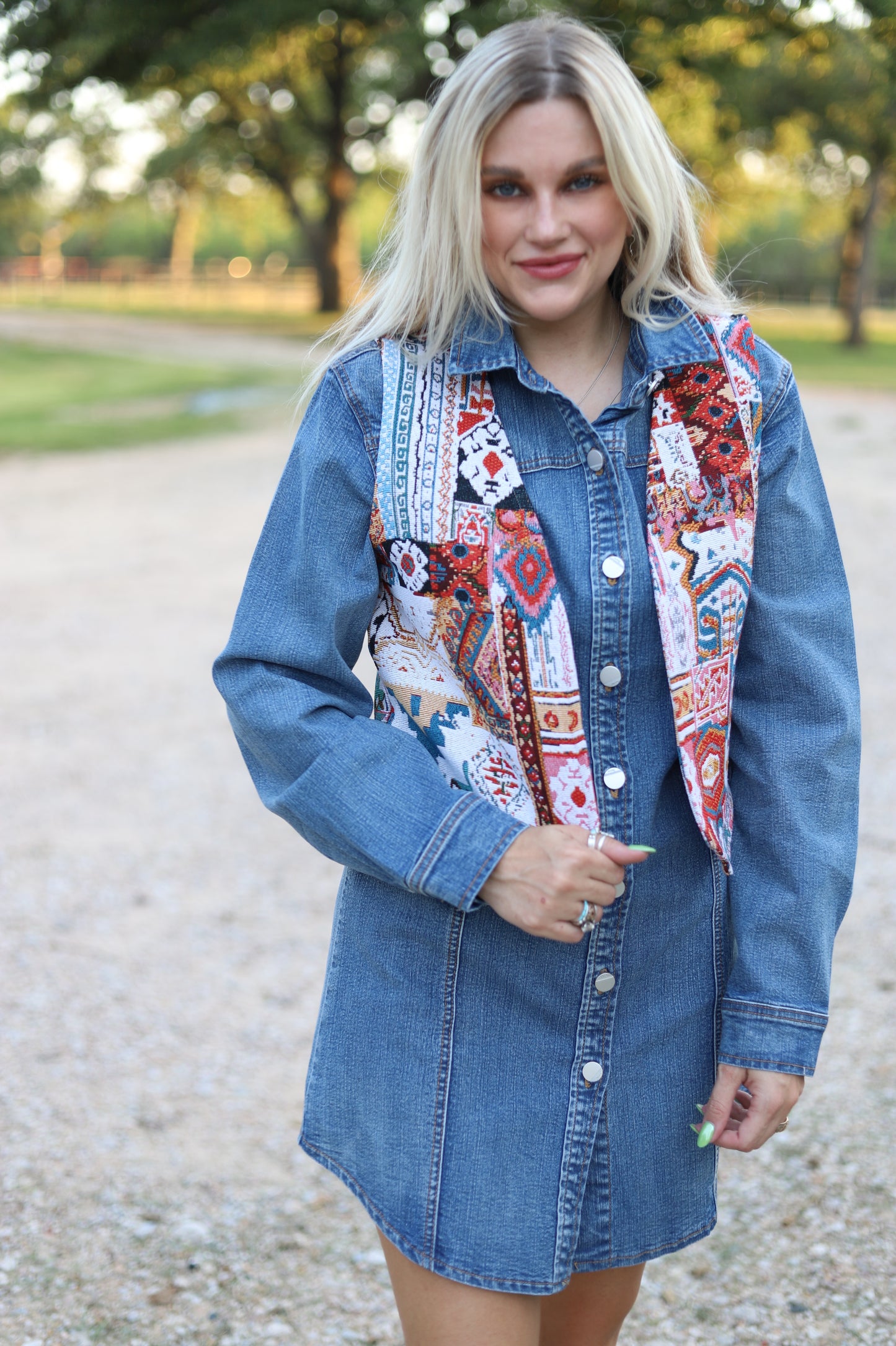 TH9810 AZTEC BLUE WEAVED VEST(2)CURVY