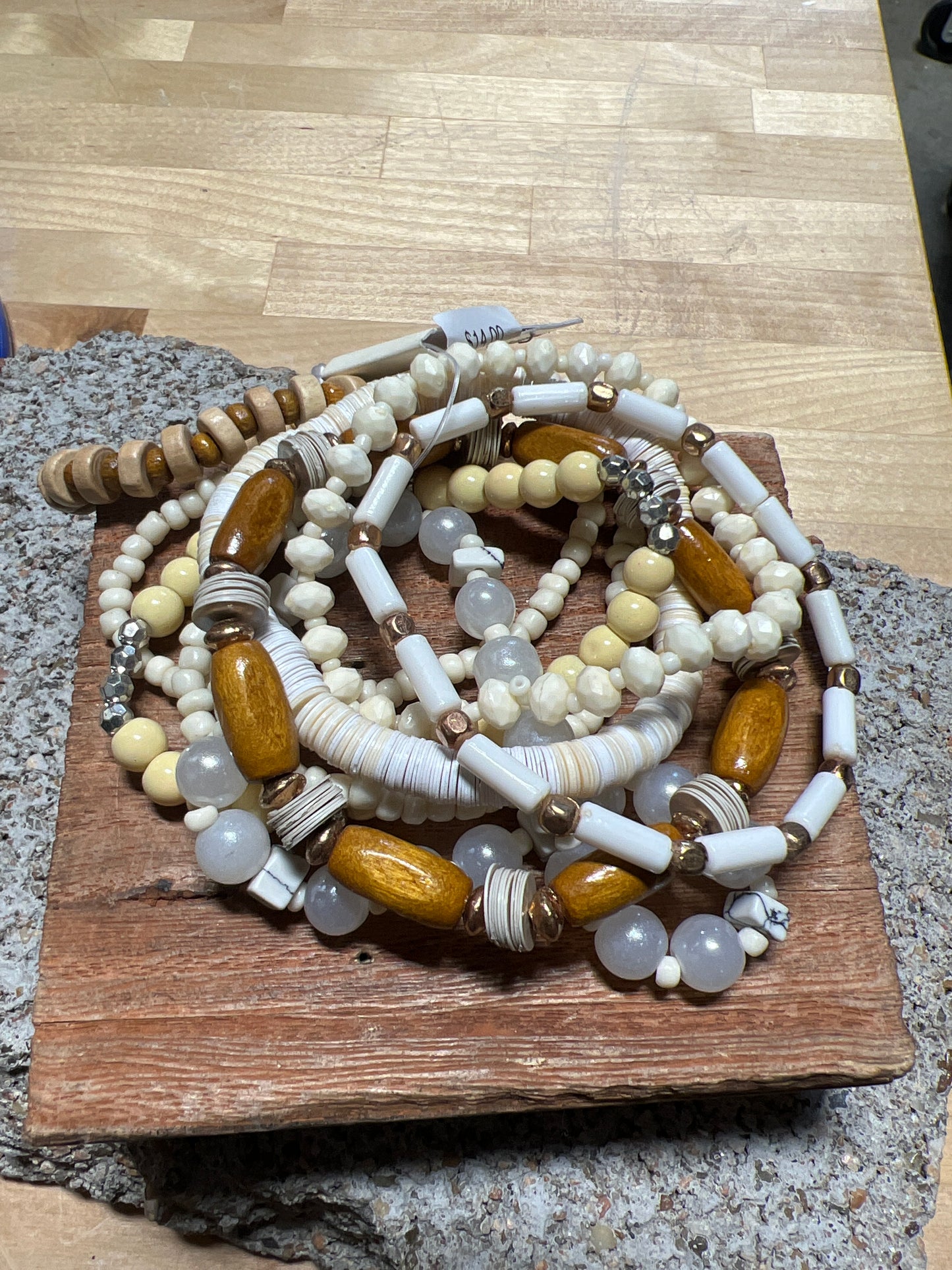 026 L30 WHITE/NATURAL/GOLD BEADED BRACELET SET