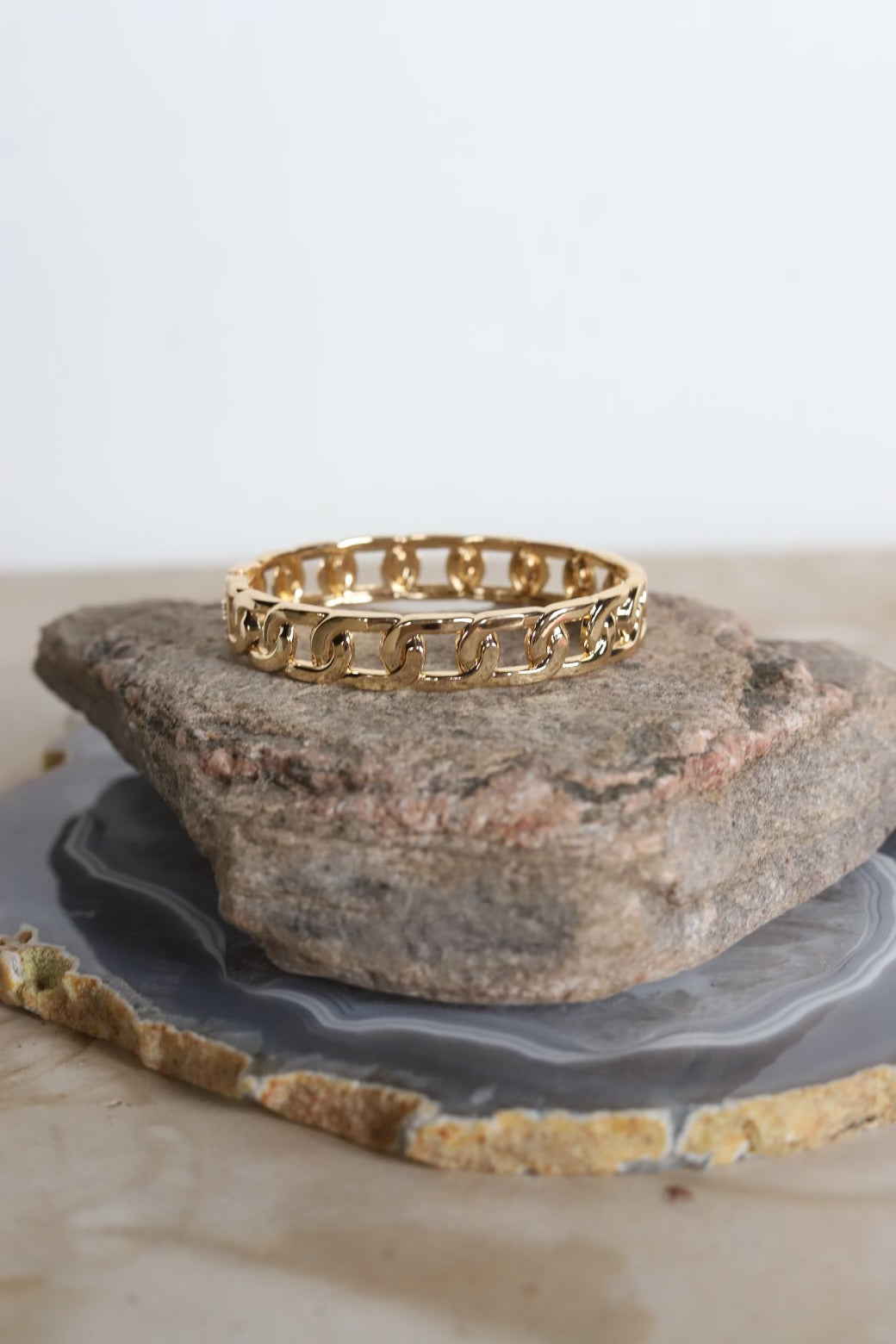 738 R1-51 GOLD BRACELET