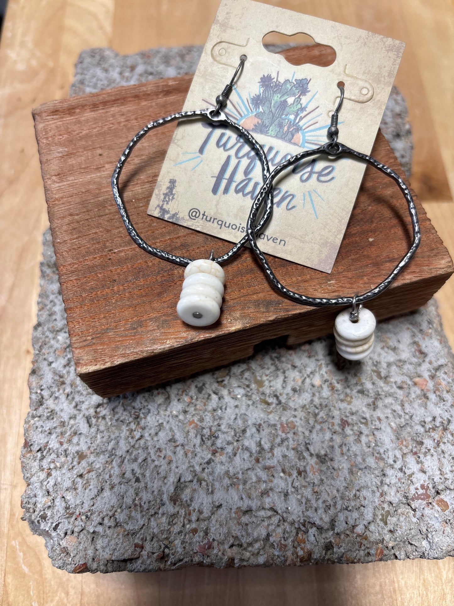 92012 R3-81 ANTIQUE SILVER BONE ER