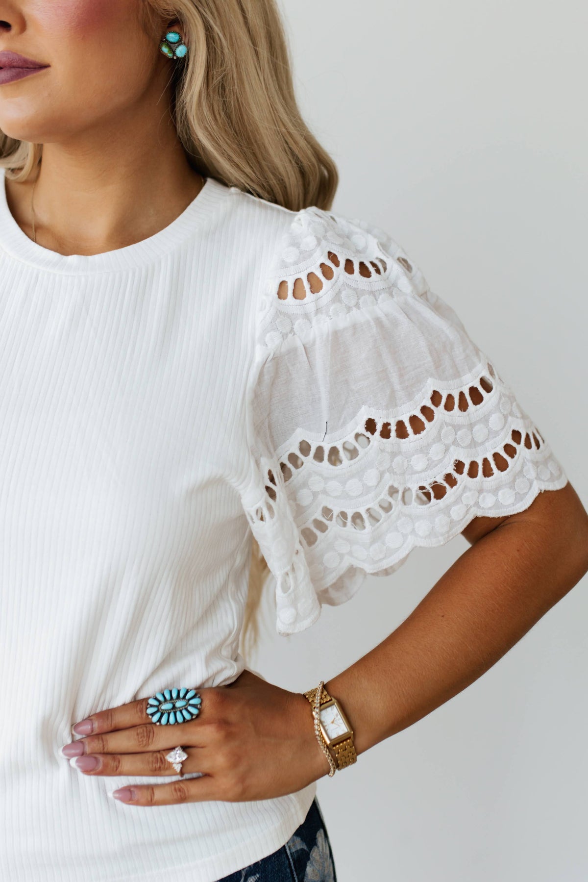 TH2004 WHITE TOP WITH EYELETT SLEEVE (7 Piece)
