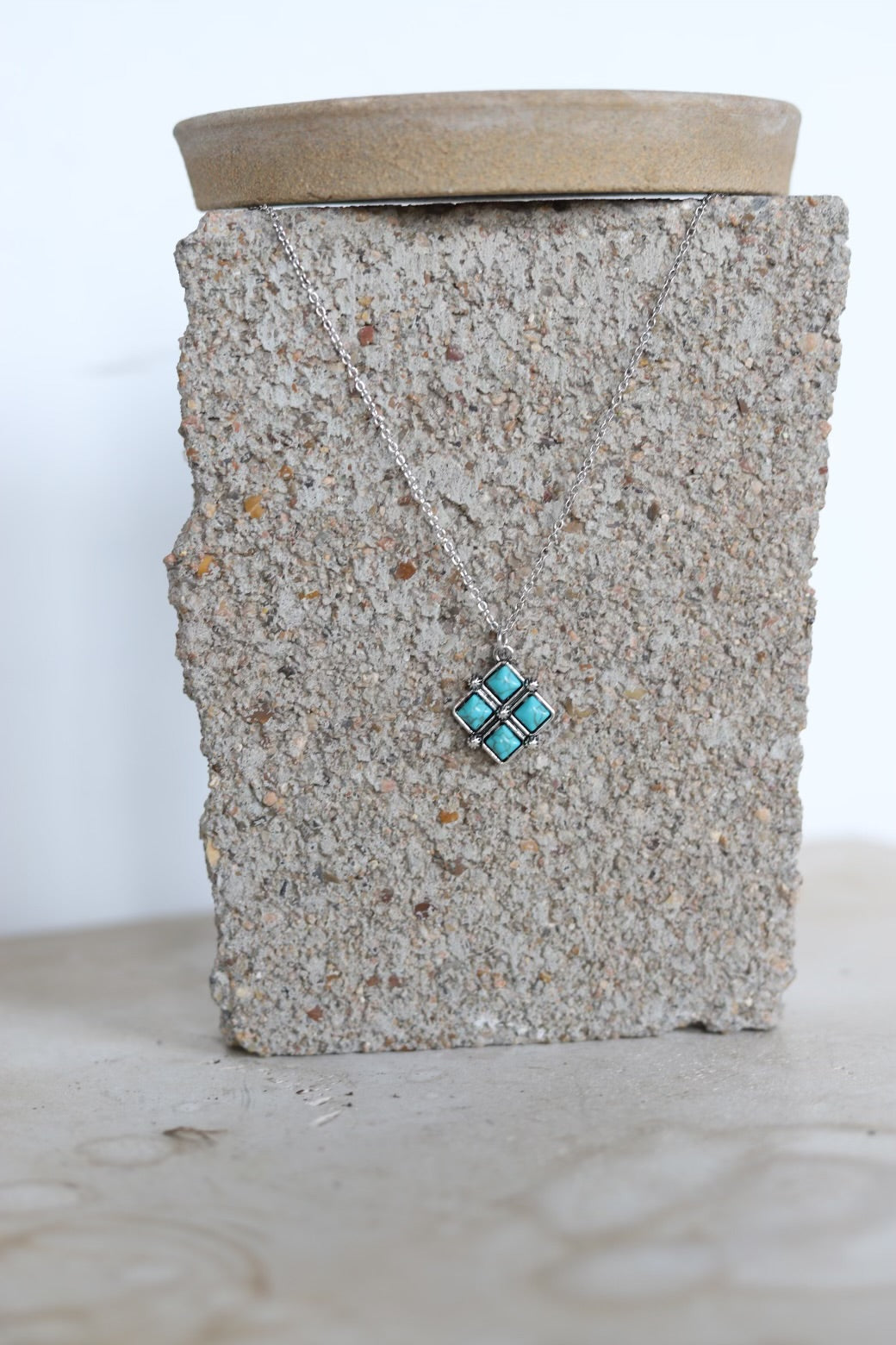 1102 HH192 18" DIAMOND SHAPED TURQ NECKLACE