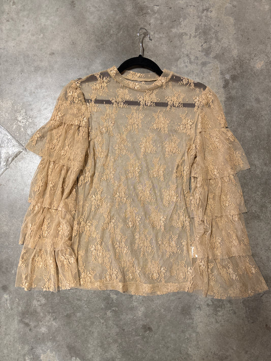TH70 TAN Lace Sleeve Ruffle LACE TOP (7 Piece)