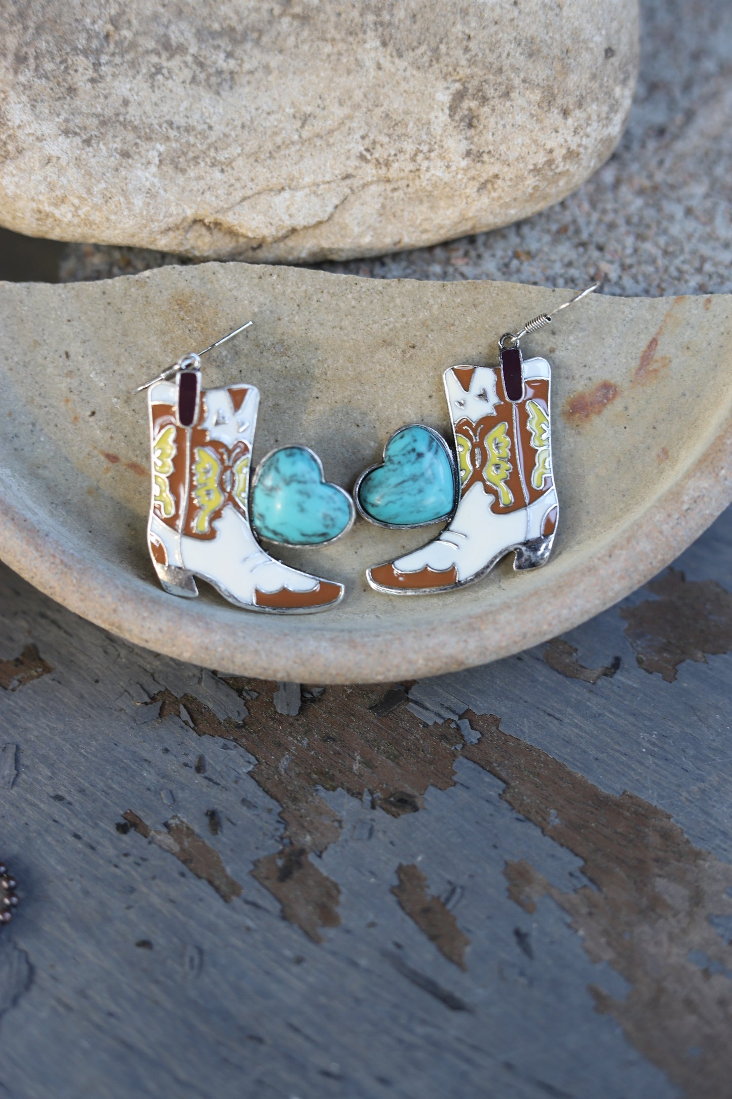 2108 BOOTS WITH TURQ HEART STONE ER (1)