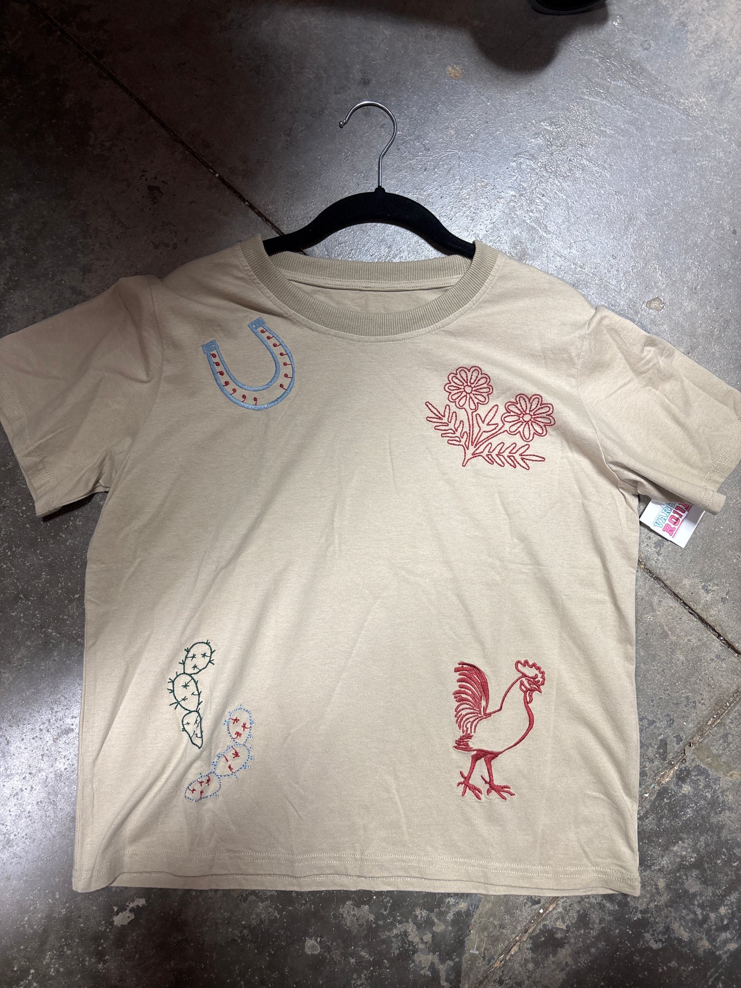 TH1401 TAN CHICKEN EMBROIDERY TEE (7 PIECE)