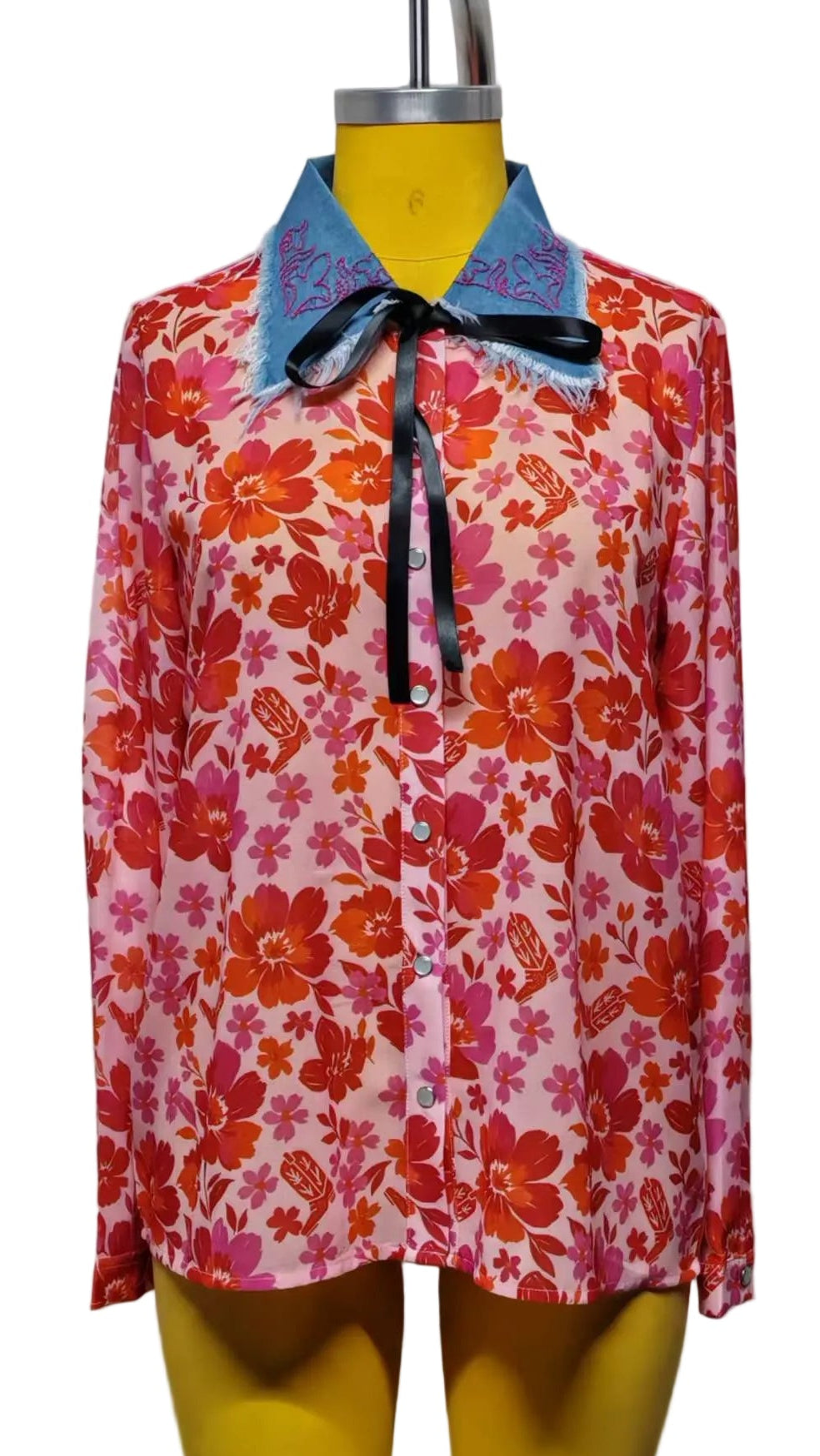 TH2882 PINK FLOWER DENIM COLLAR PEARL SNAP TOP(7 Piece)