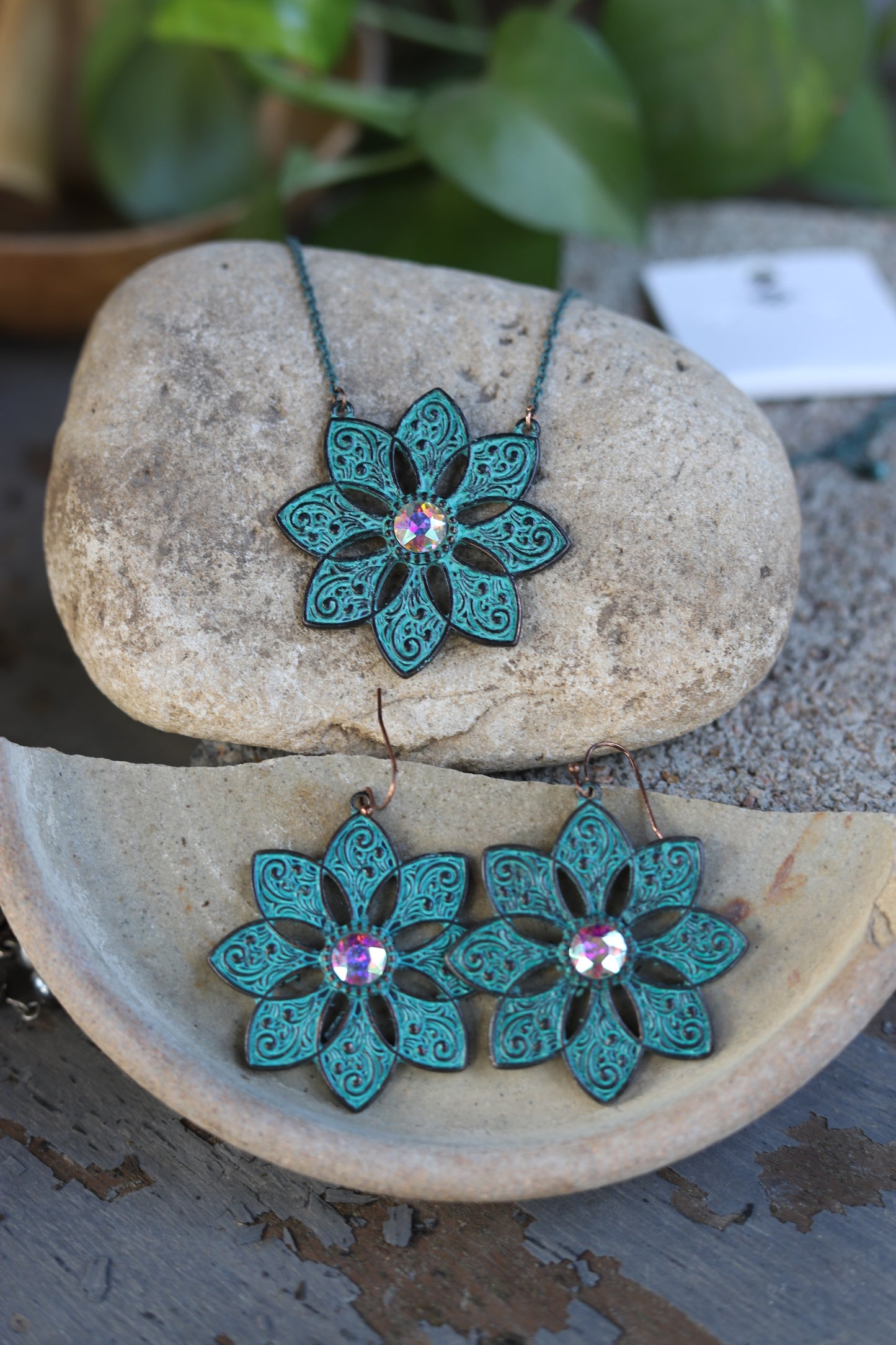 30051 T34 PATINA FINISH NL W/ CENTER BLING