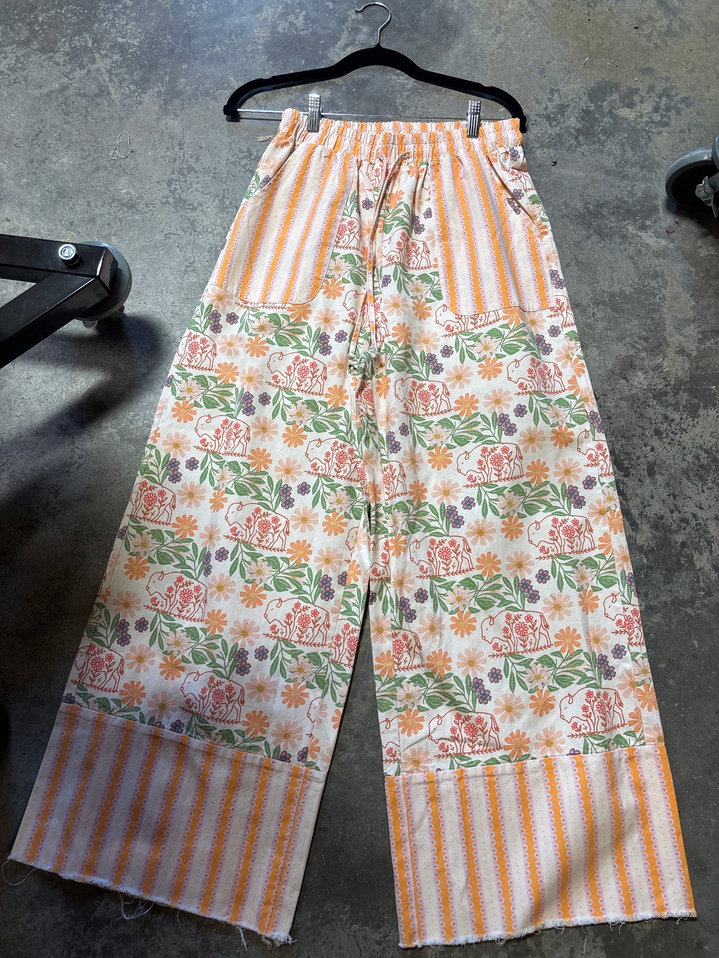 TH2109 SPRING FLORAL BUFFALO (7 Pieces)