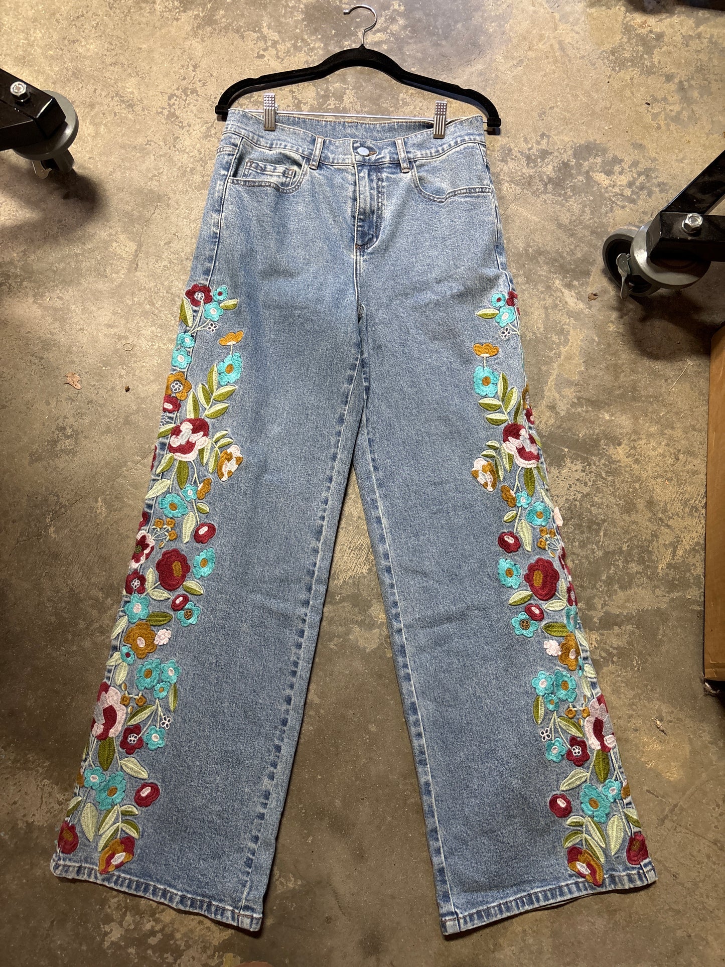 TH039P DENIM EMBROIDERY FLORAL JEANS