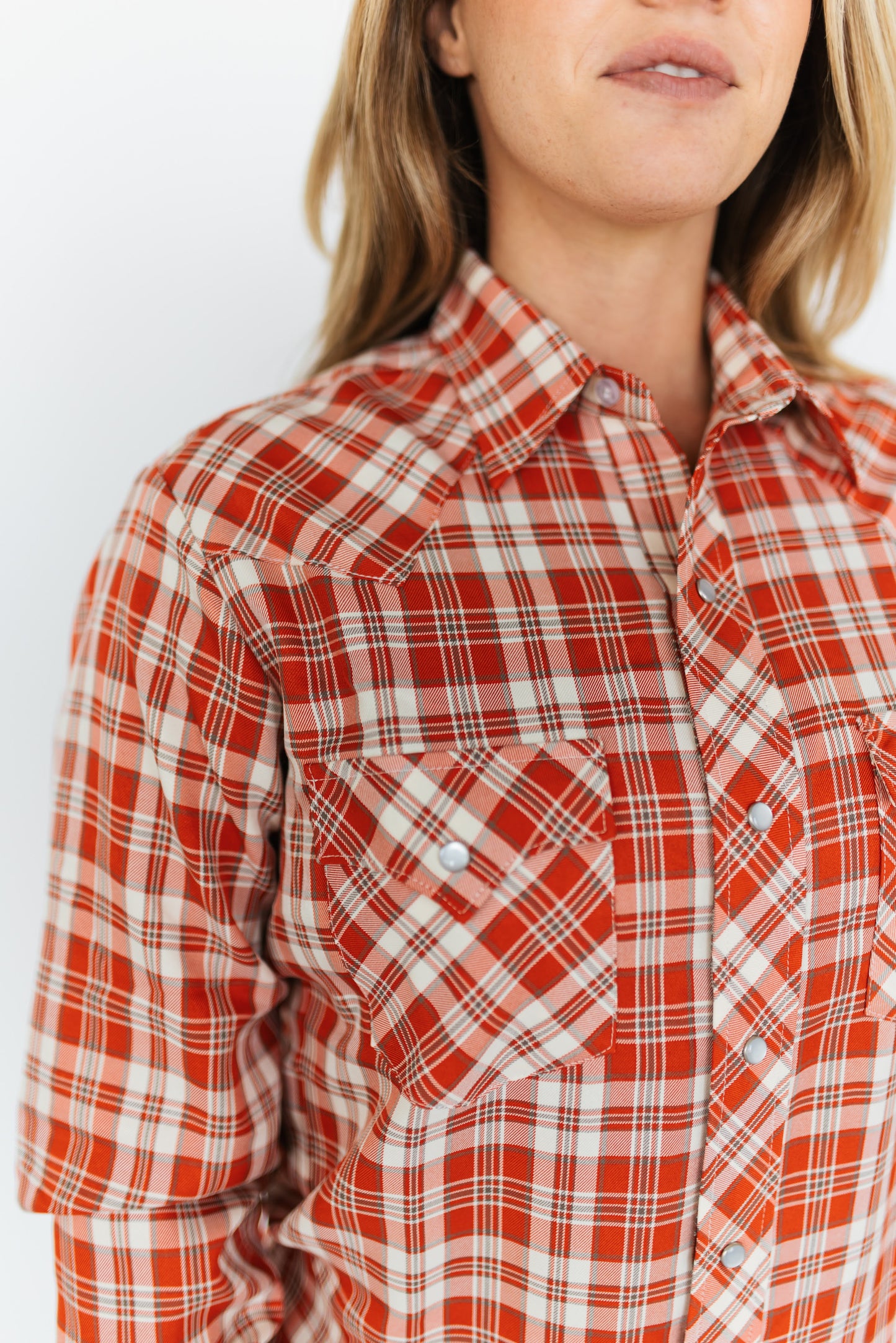 TH19 COLLAR PEARL SNAP RED PLAID TOP (7 Pieces)