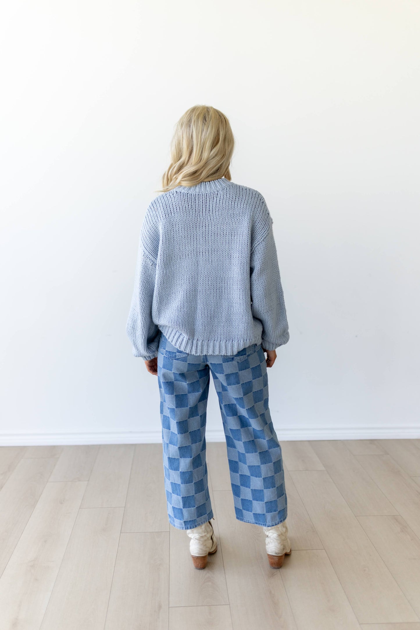 VR2178 BLUE BOW SWEATER (7 PIECE- WOMEN)