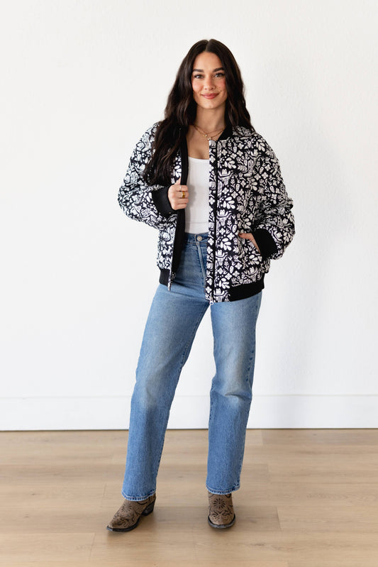 TH2412 BLACK WHITE WESTERN MOTIFF BOMBER JACKET (7 PIECE)