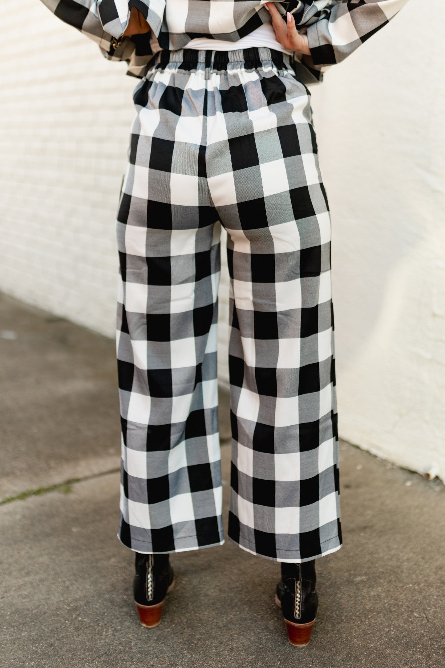 TH56 BLACK GINGHAM PANT (8 Piece)