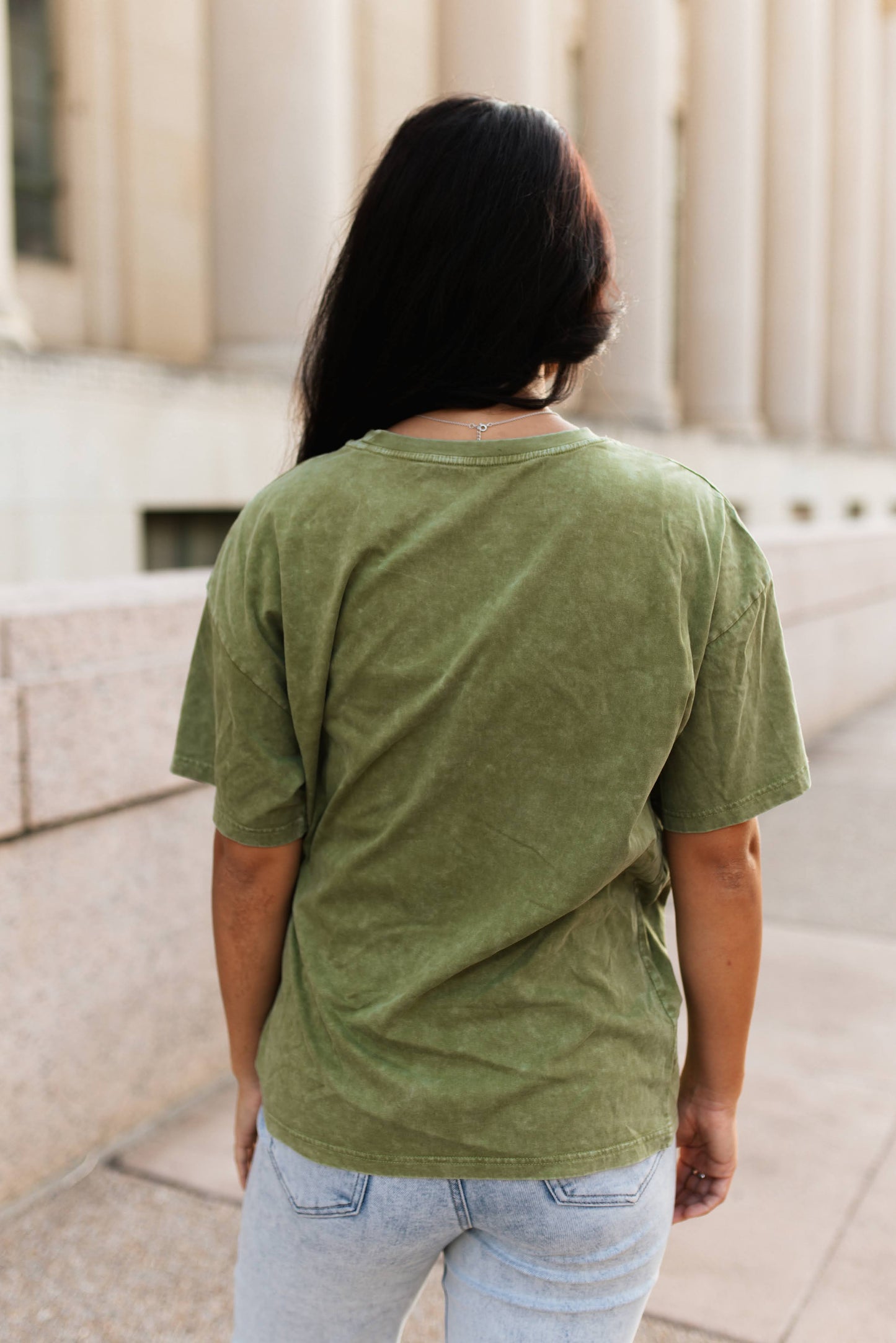 VR2 OLIVE ARMADILLO GRAPHIC TEE