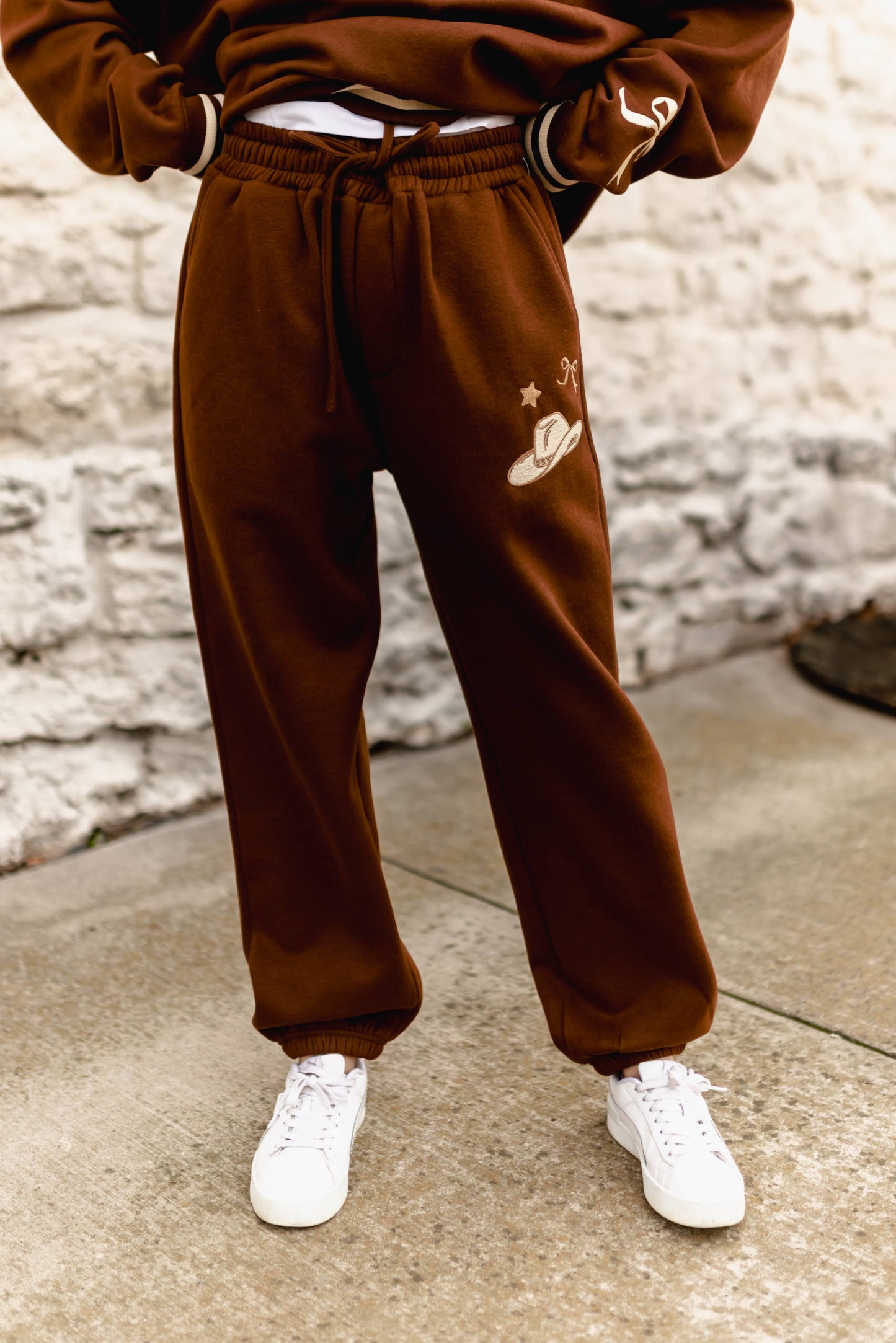 VR2002 BROWN RODEO HAT SWEATPANTS (7 PIECE- WOMEN)