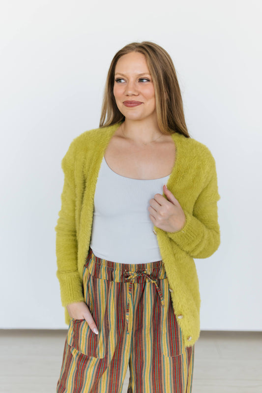 TH1625 FUZZY BUTTON SWEATER LIME (7 PIECE)