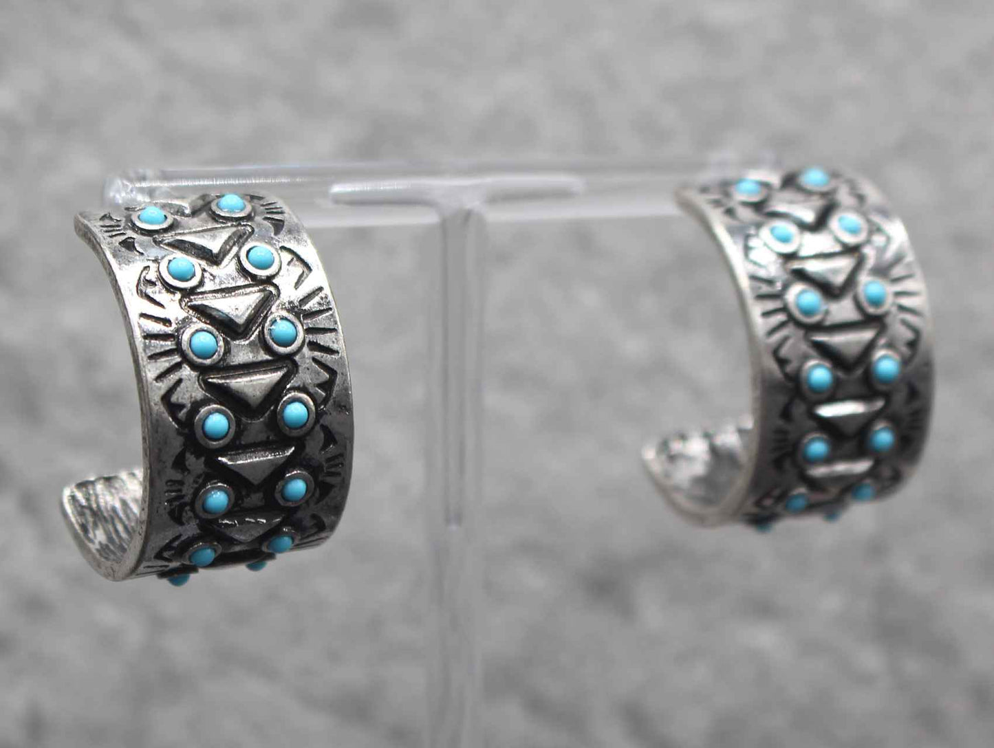 0586 T36 Western Etched Hoop Earrings with Turquoise Stonesi