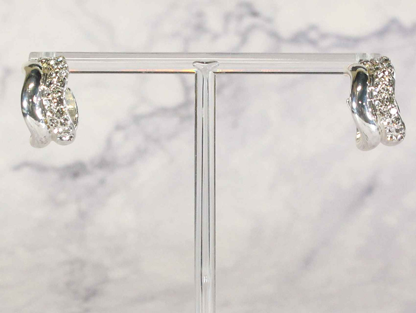 2395 SILVER T176 WAVE METAL HOOP EARRINGS WITH RHINE