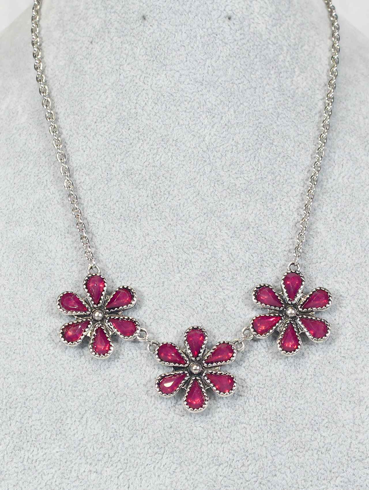 1220 HH222 Ruby Red Floral Necklace – Bold & Playful Statement Piece