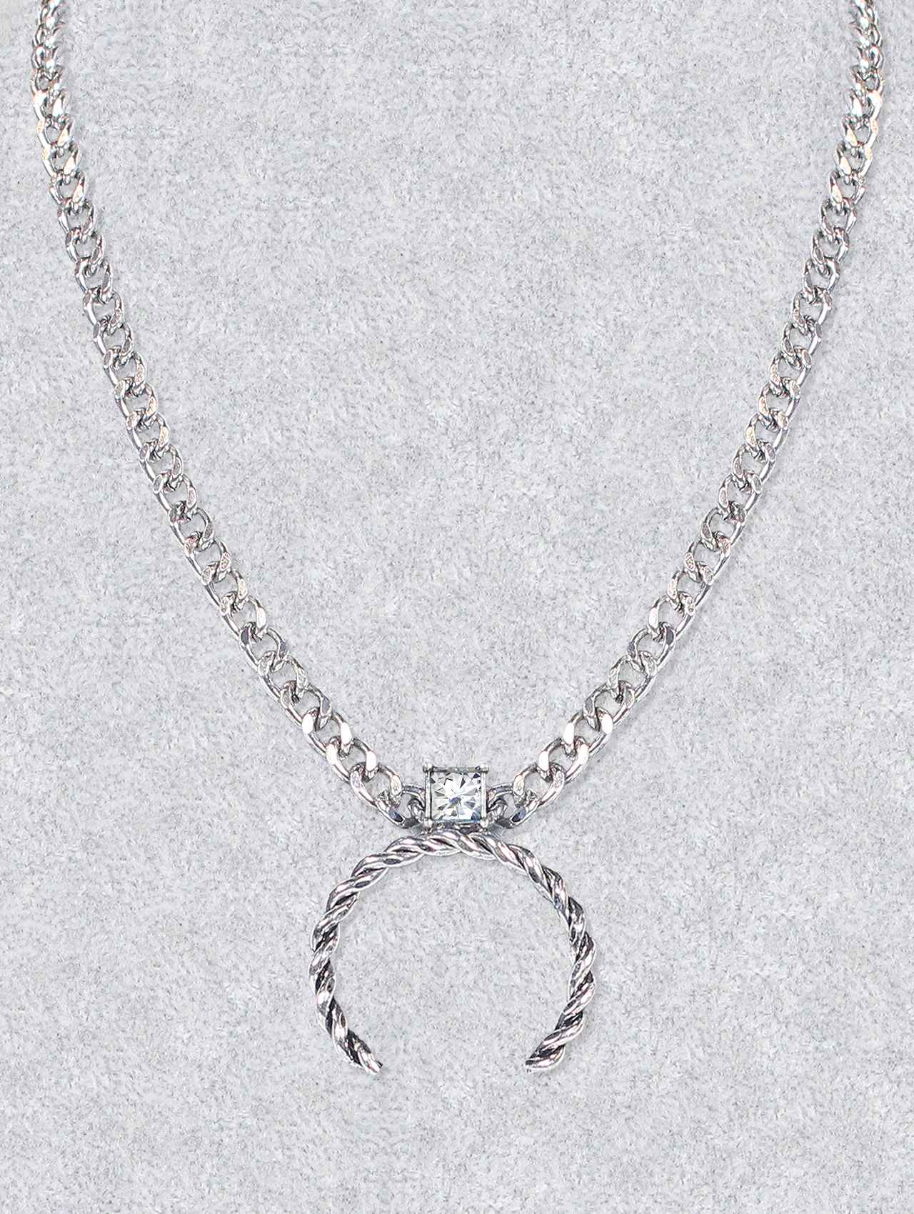 1335 HH164 Twisted Texture Squash Blossom 18"