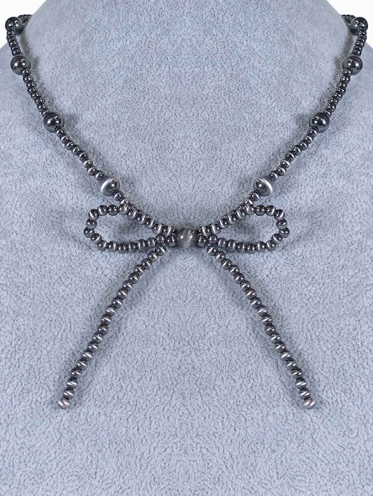 1499 HH238 BOX FAUX SILVER NECKLACE