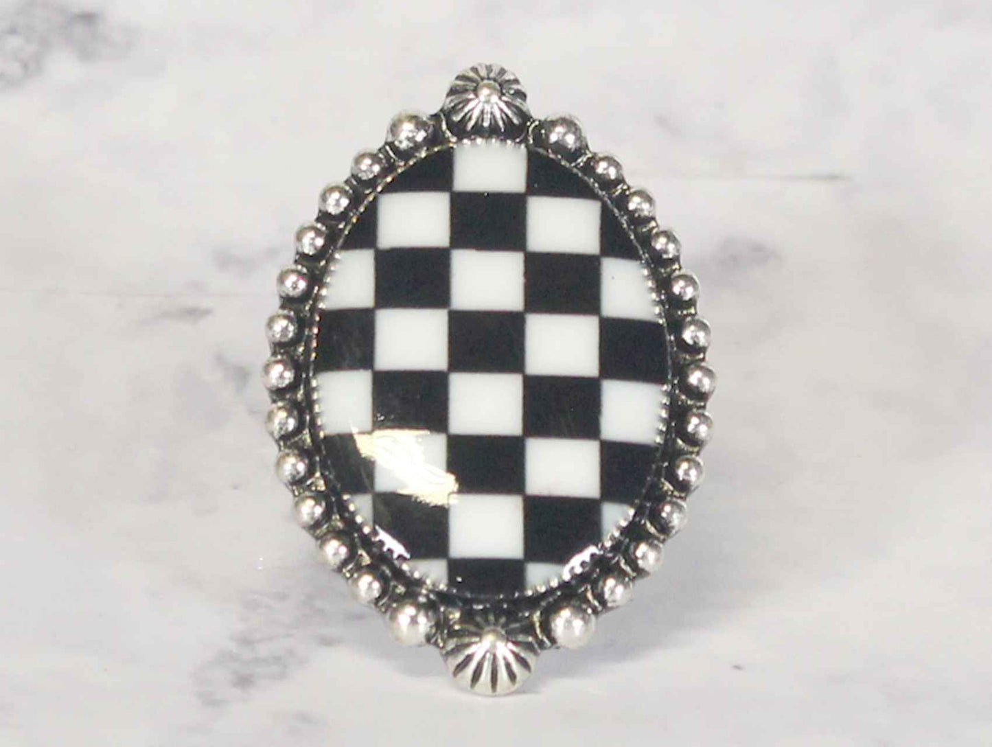 0161 CHECKERED OVAL SHAPE RING