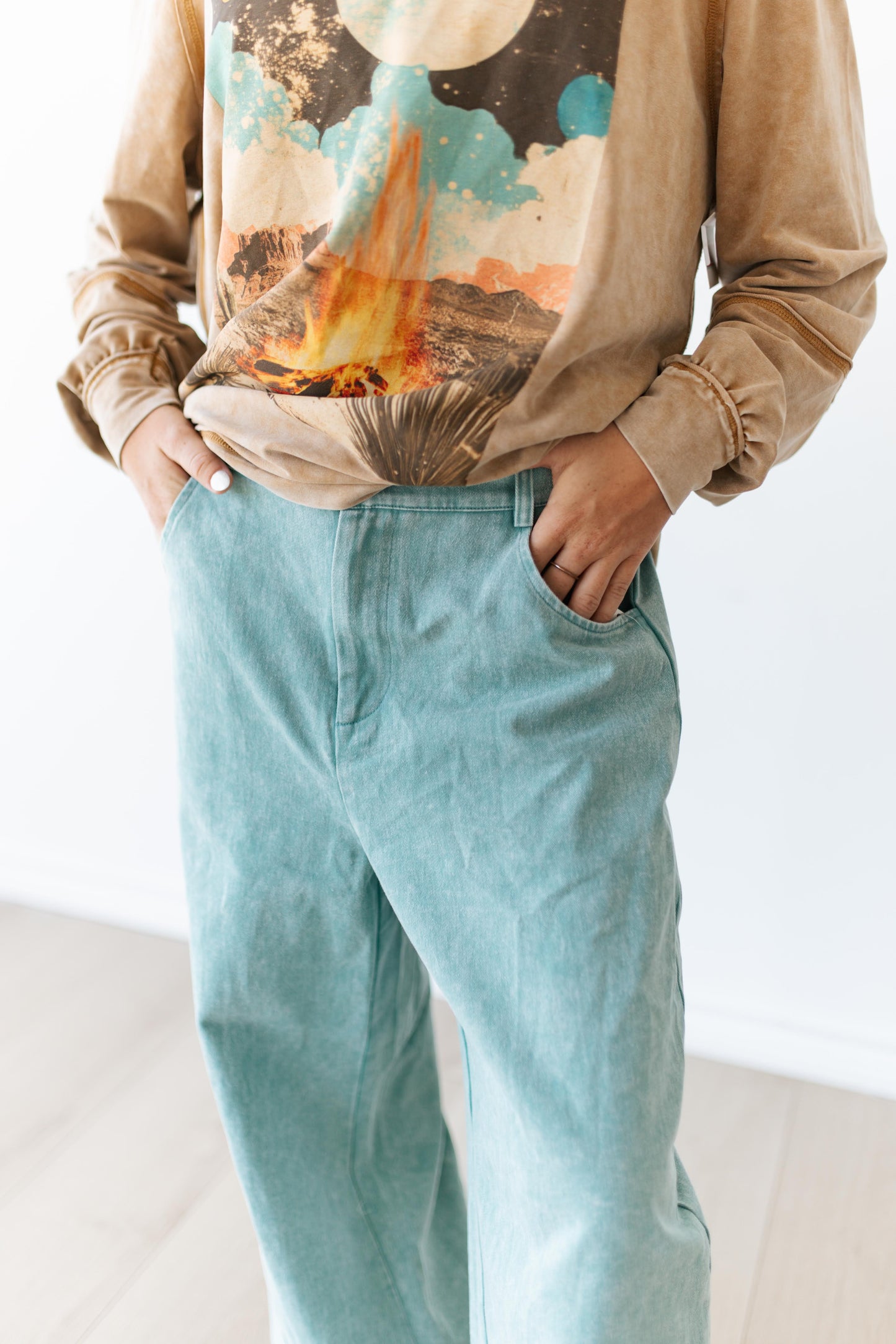 TH61 VINTAGE WASH TURQ WIDE LEGGED BARREL JEAN (7 PIECES)