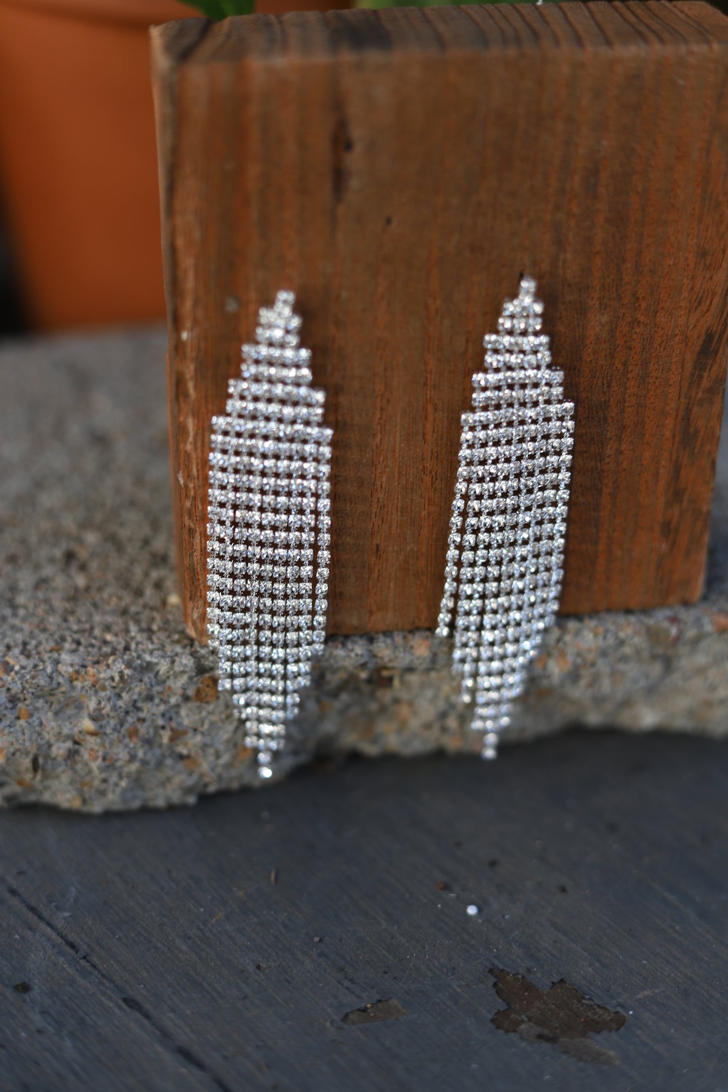 7555 H183 RHINESTONE TASSEL DROP EARRING