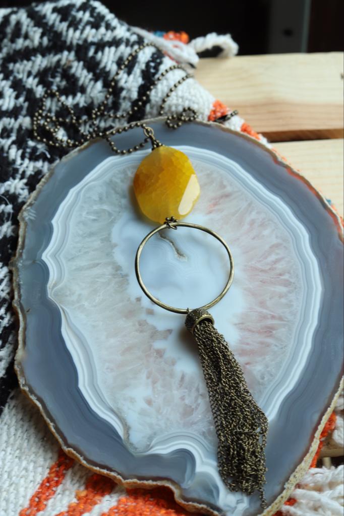 7205 R2-150 Agate Tassel NL