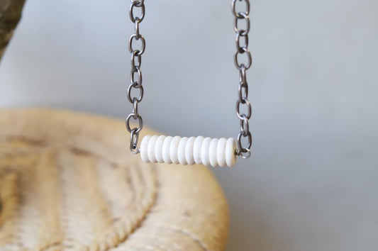 22162 HH166 Bone Necklace