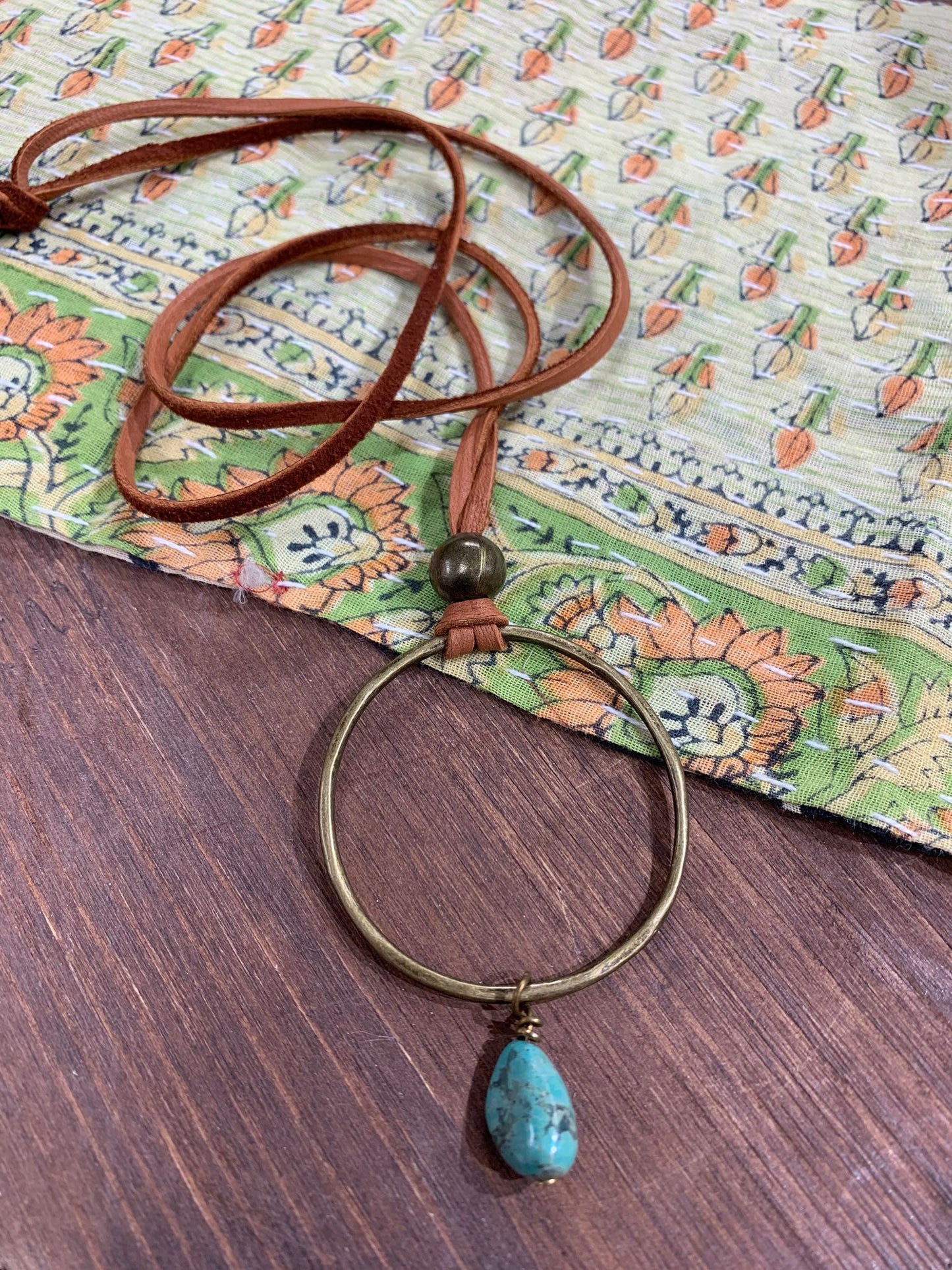 621208 R1-67 Turquoise Hoop NL