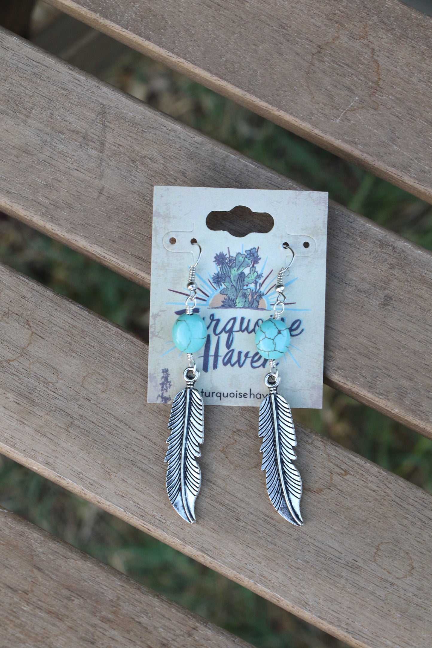 62252 R3-108 TURQ STONE AND SILVER FEATHER ER