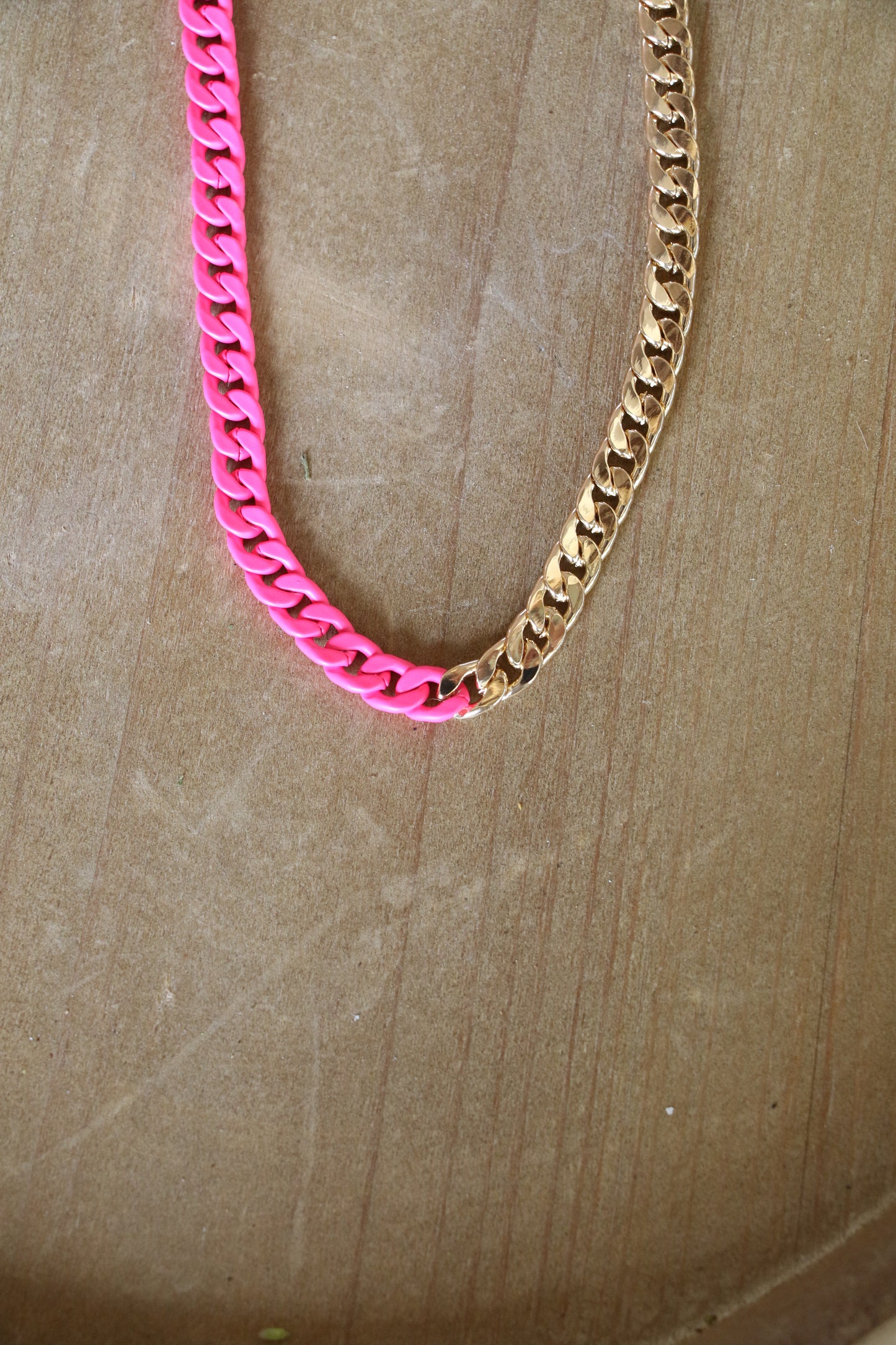 279 R2 -84 NEON PINK MIXED CHAIN NL