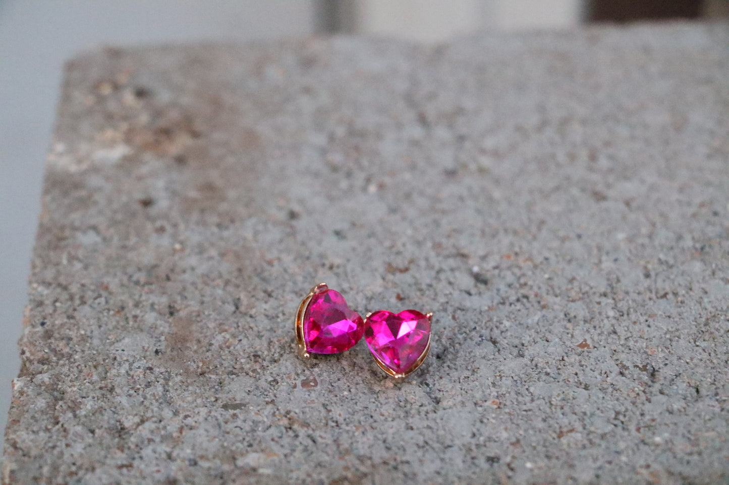 7593 H204 CRYTAL STUD HEARTS ER