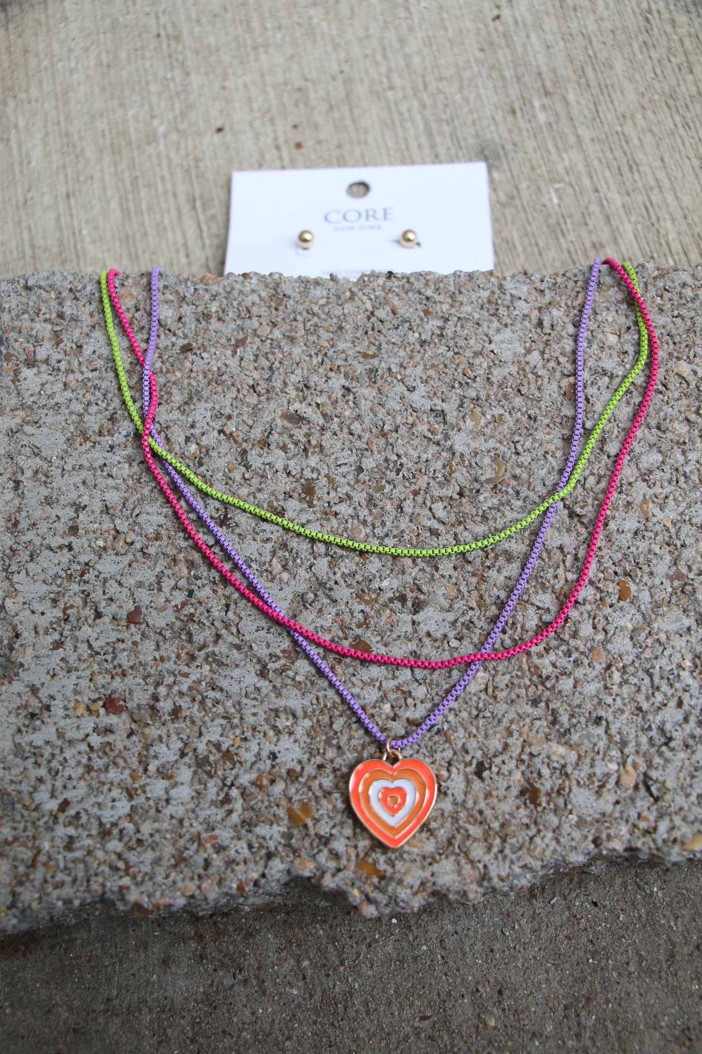 11139 H166 3 STRAND MULTI COLORED CHAIN NL W/ HEART CHART