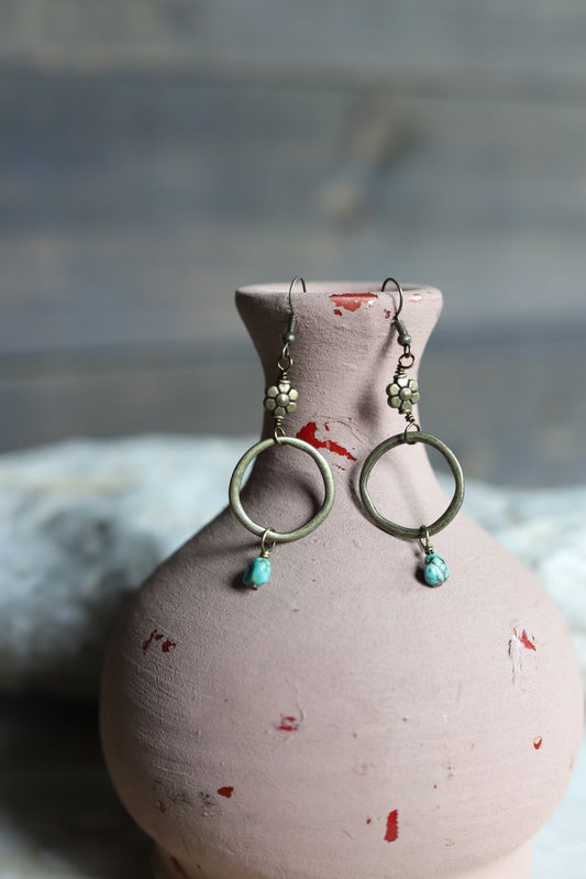 022223 R1-93 GOLD EARRING W/ WIRE WRAPPED FLOWER AND GOLD HOOP W/ TURQ CHARM