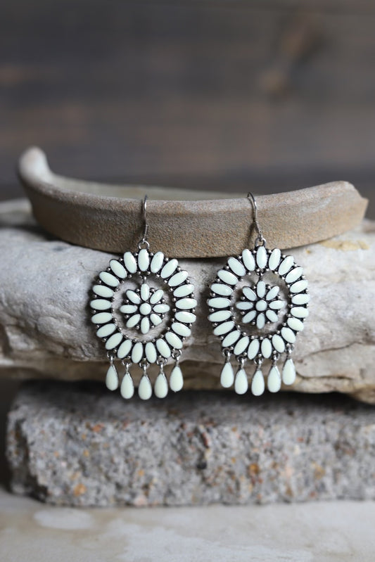 0086 WHITE STONE HOOP ER FLOWER (1)