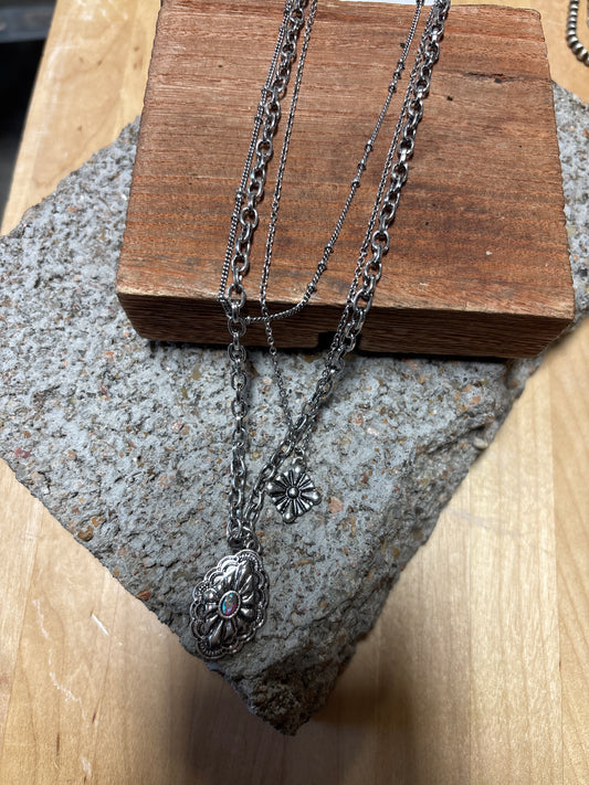 0573 T24 SILVER CONCHO STONE LAYERED NL