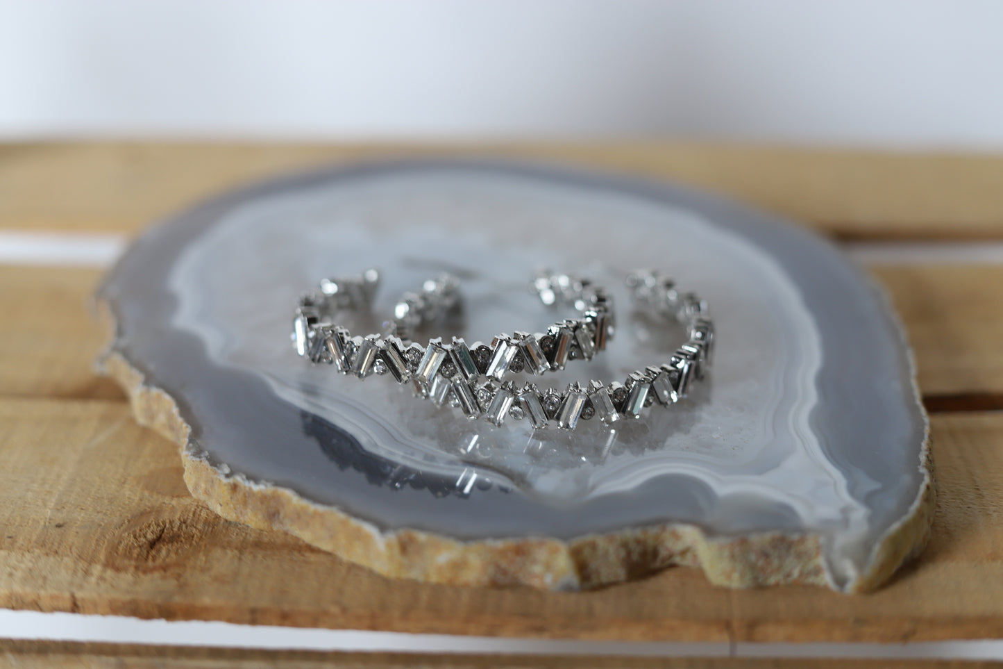 7803 H210 ZIGZAG TWO STONE EARRING