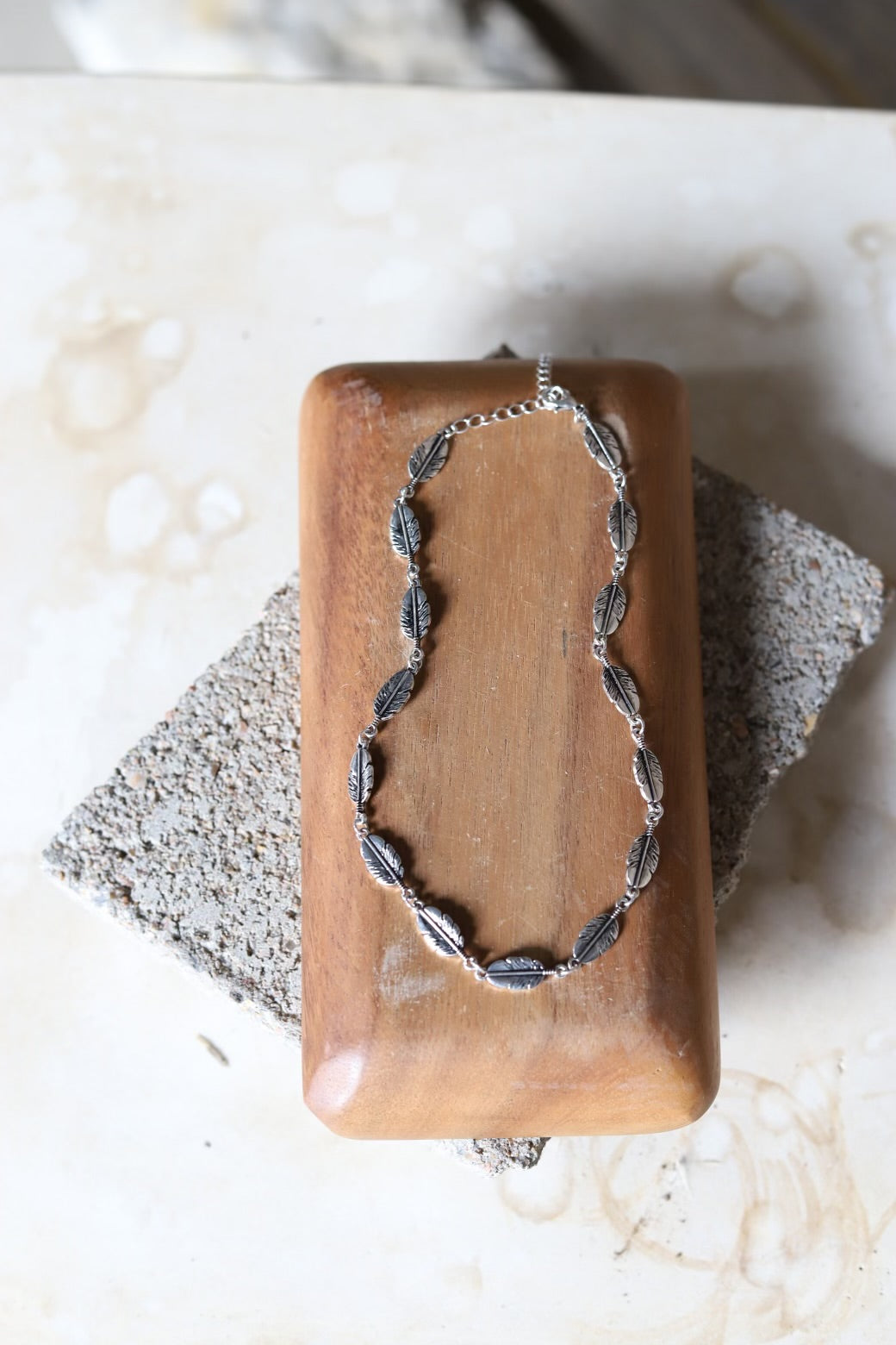 1082 SILVER 14" MINI FEATHER NECKLACE (1)