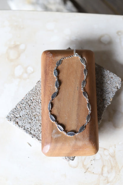 1082 SILVER 14" MINI FEATHER NECKLACE (1)