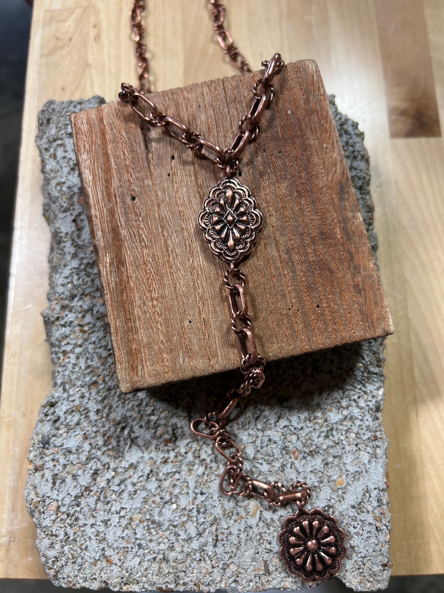 0488 T18 LARIET LINK CHAIN DIAMOND CONCHO NL