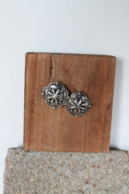 1500 T61 WESTERN FULL METAL CONCHO POST EARRING9