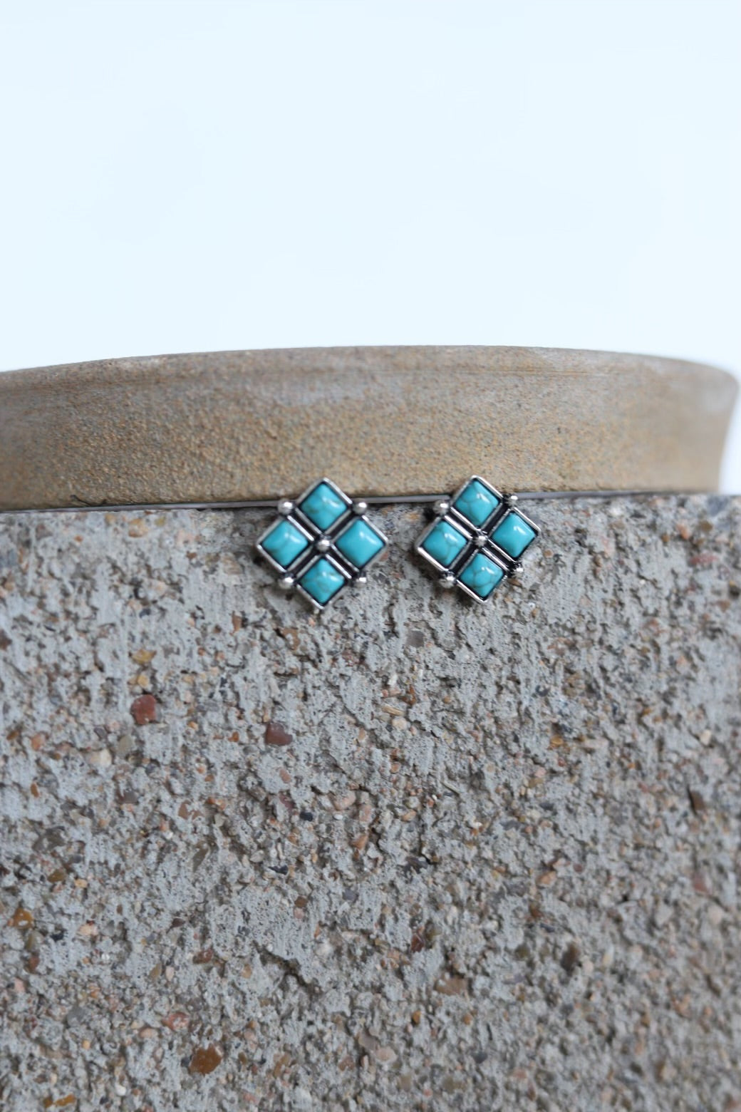 1580 (1) DIAMOND SHAPED TURQ STUD EARRING