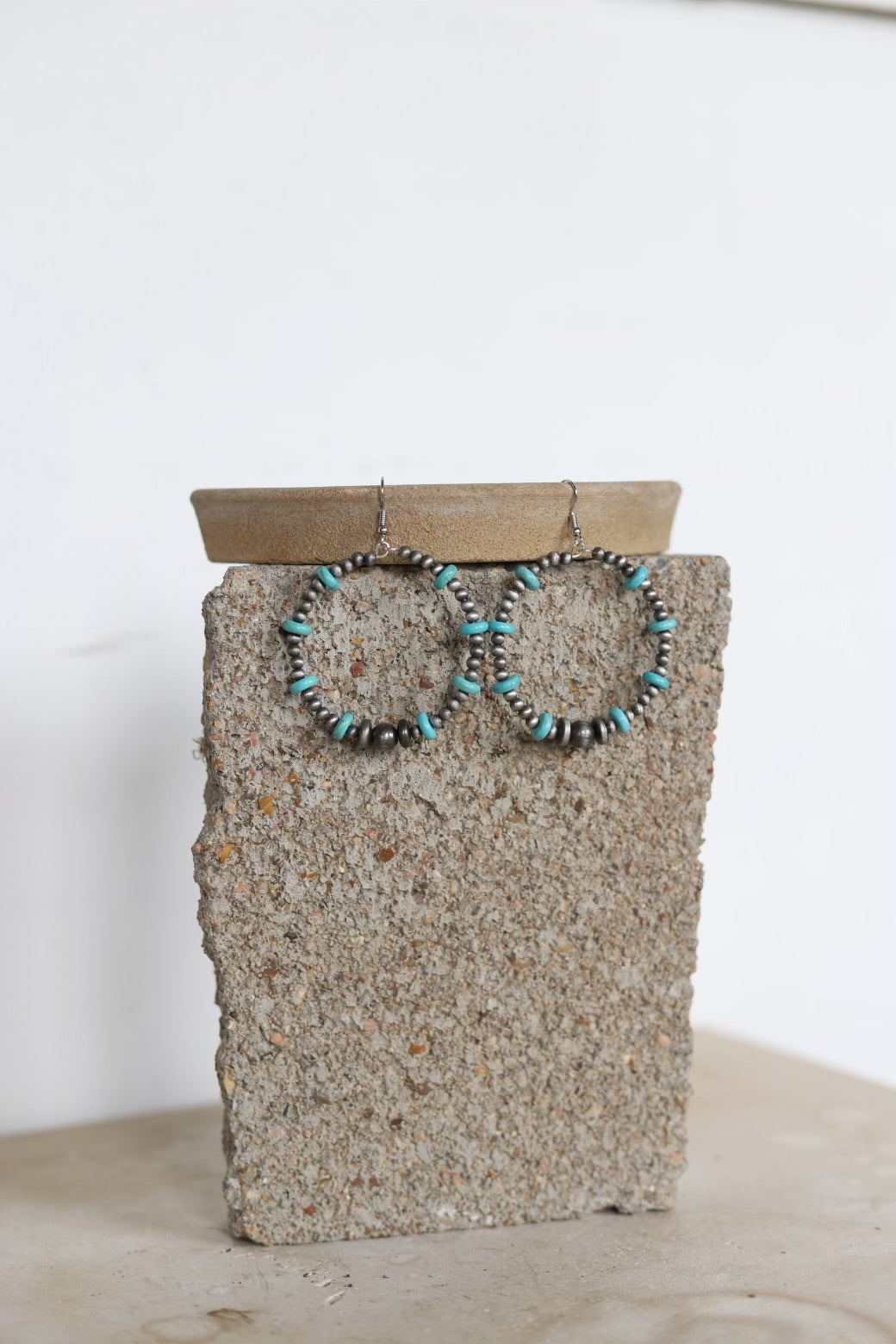 1615 R4-24 FAUX SILVER BEAD W/ TQUR CYLINDER STONE HOOP EARRING