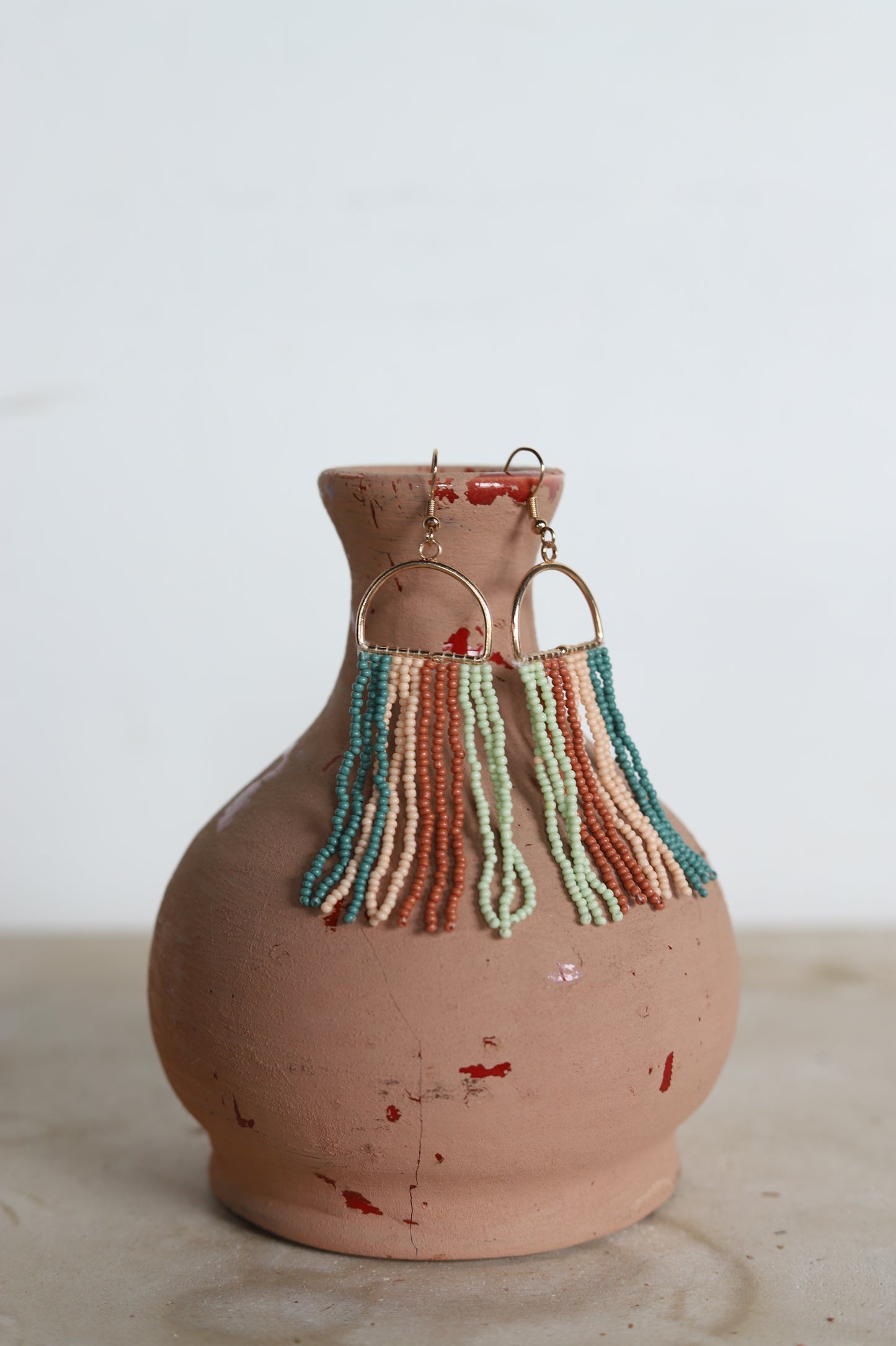 687 R2-54 GOLD/MULTI DANGLE BEADED EARRING