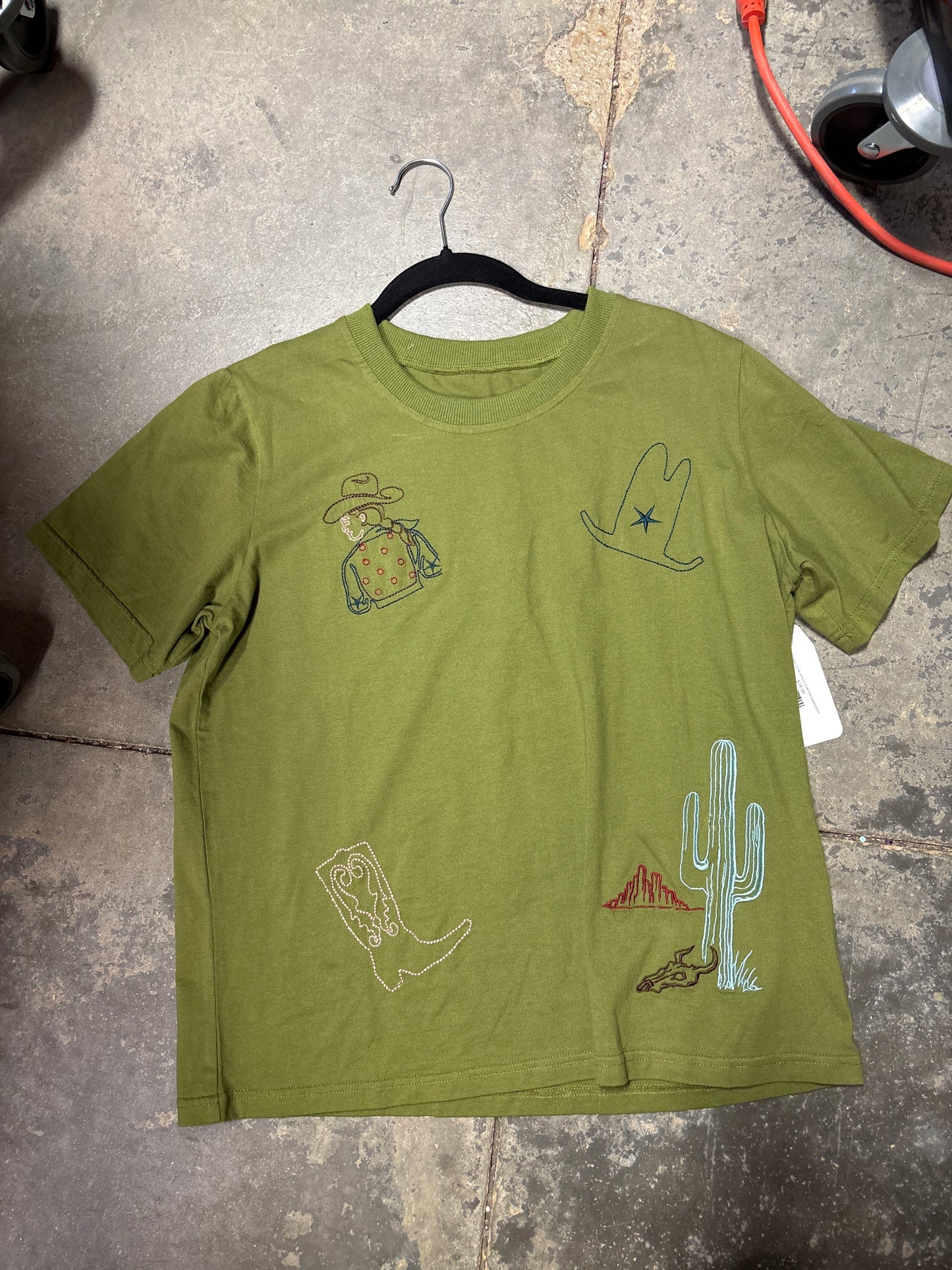 TH1401 OLIVE GREEN COWFIRM EMBROIDERY TEE (7 PIECE)